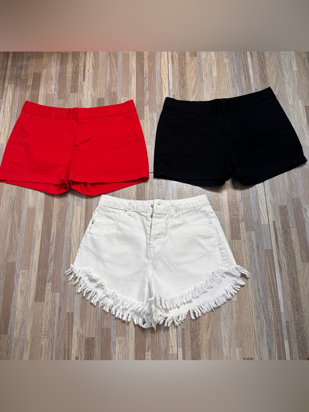 GAP Women’s Red, Black & White Jean Shorts Bundle Size 4